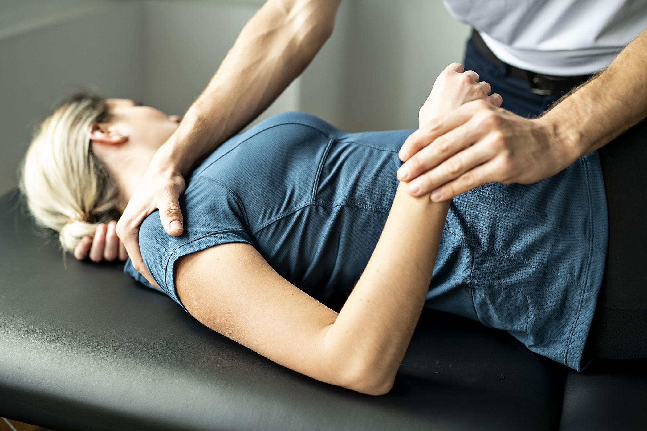 Bei der Physiotherapie in der Dortmunder Innenstadt verhilft unser Team Sie zu mehr Beweglichkeit und Mobilität. Patientin bei der Physiotherapie in Dortmund Innenstadt